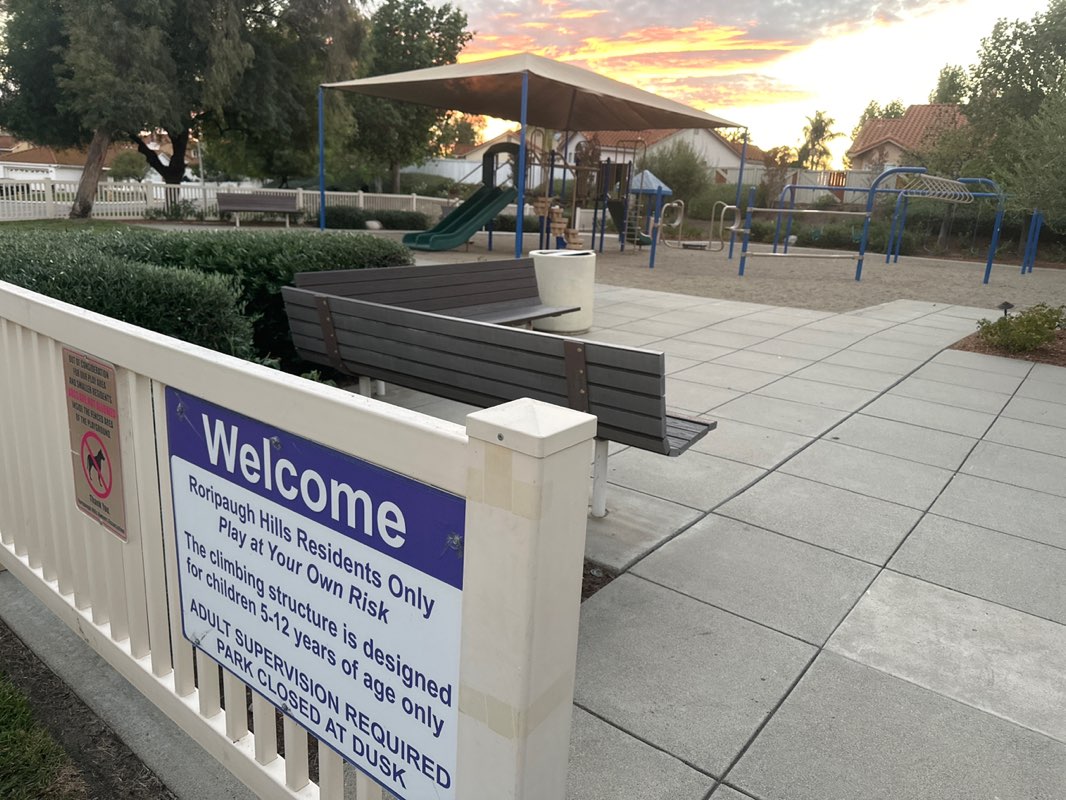 walking near me in Roripaugh Hills Park in autumn