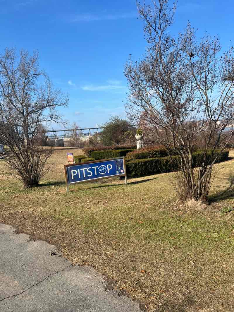 walking near me in La Harpe View Park in winter