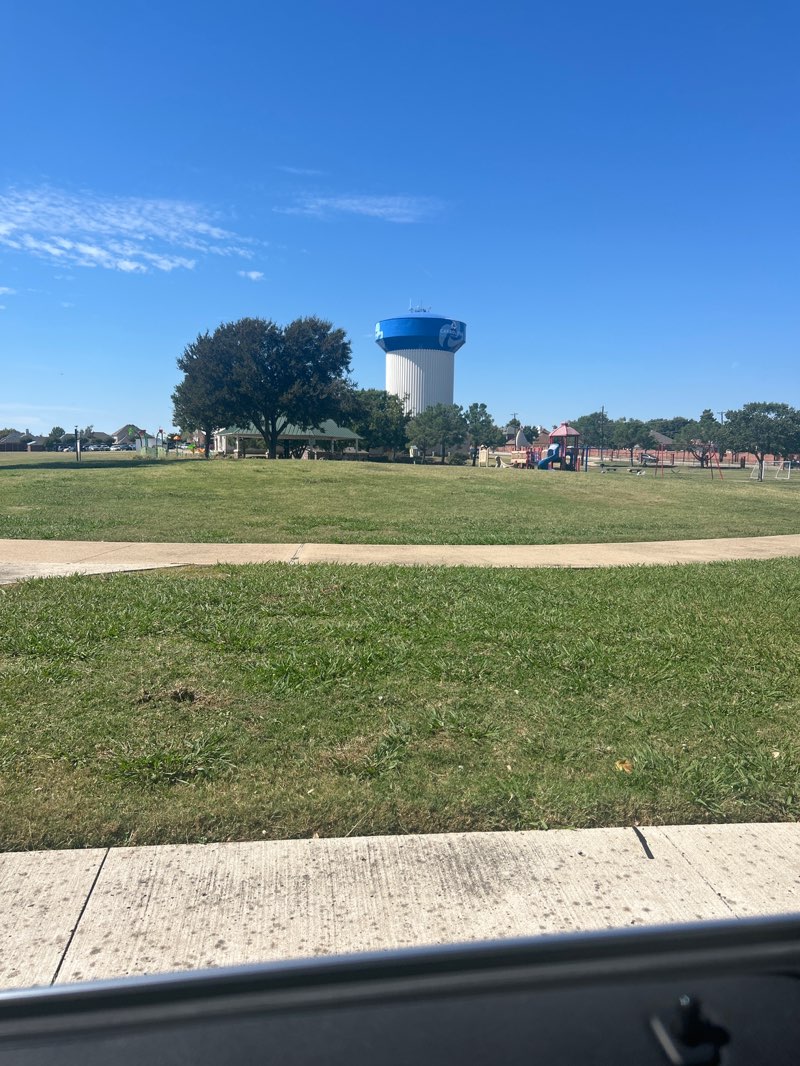 walking near me in Oak Hills Park in autumn