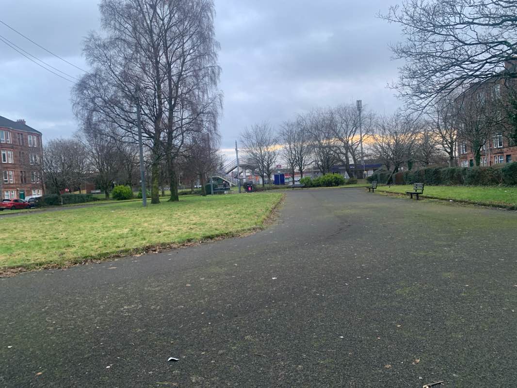 walking near me in Budhill Park in winter