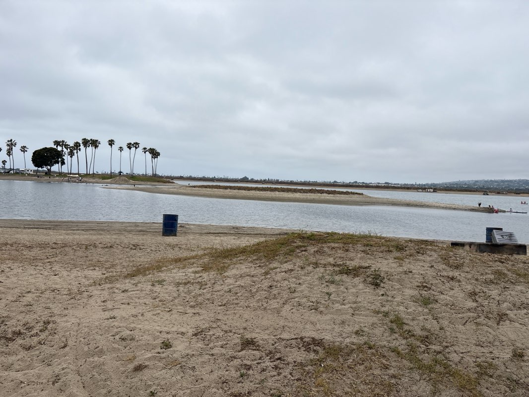 walking near me in Shoreline Park in summer
