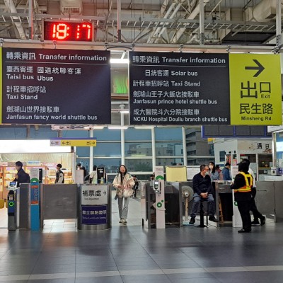 李仔花 于庭 post image