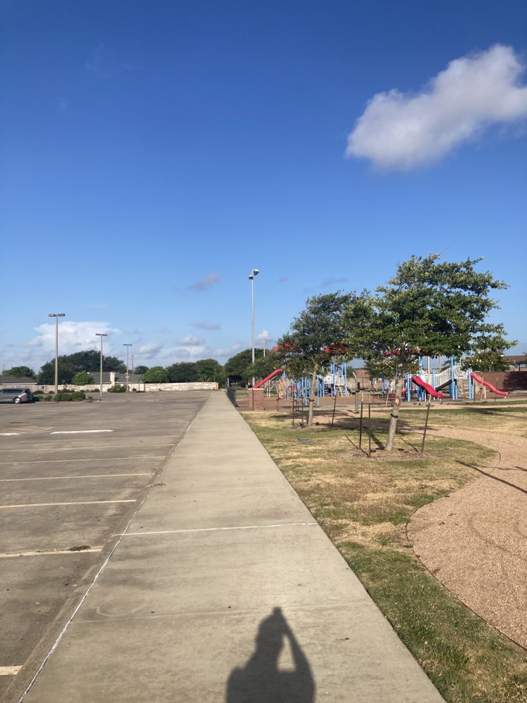 walking near me in Crockett Park in autumn