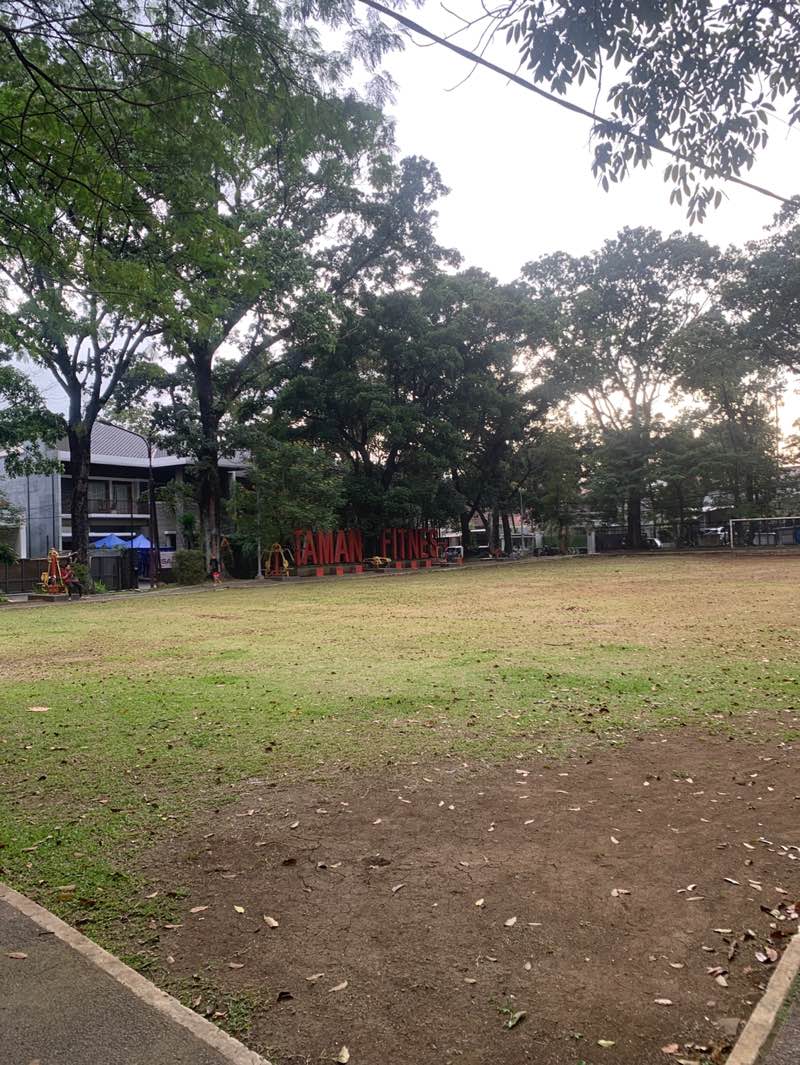 walking near me in Taman Fitness in autumn