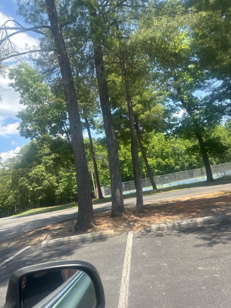walking near me in Franklin County Recreation Park in summer