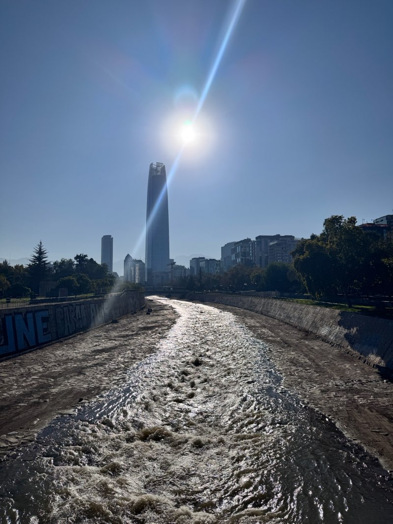 walking near me in Parque Canal San Carlos in autumn