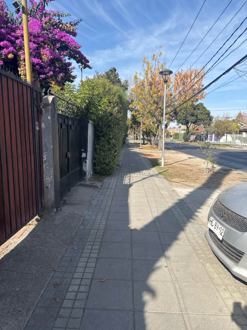 walking near me in Plaza Chile-Perú in autumn