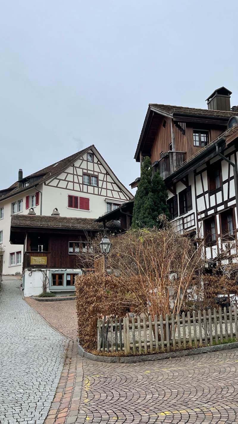 walking near me in Lindenhof in winter