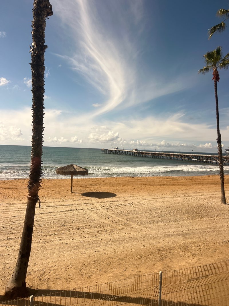 walking near me in Parque Del Mar in autumn