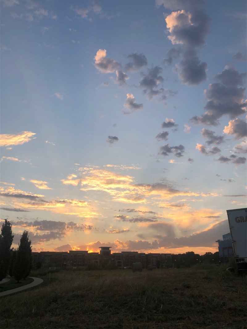 walking near me in Cross Creek Park in autumn