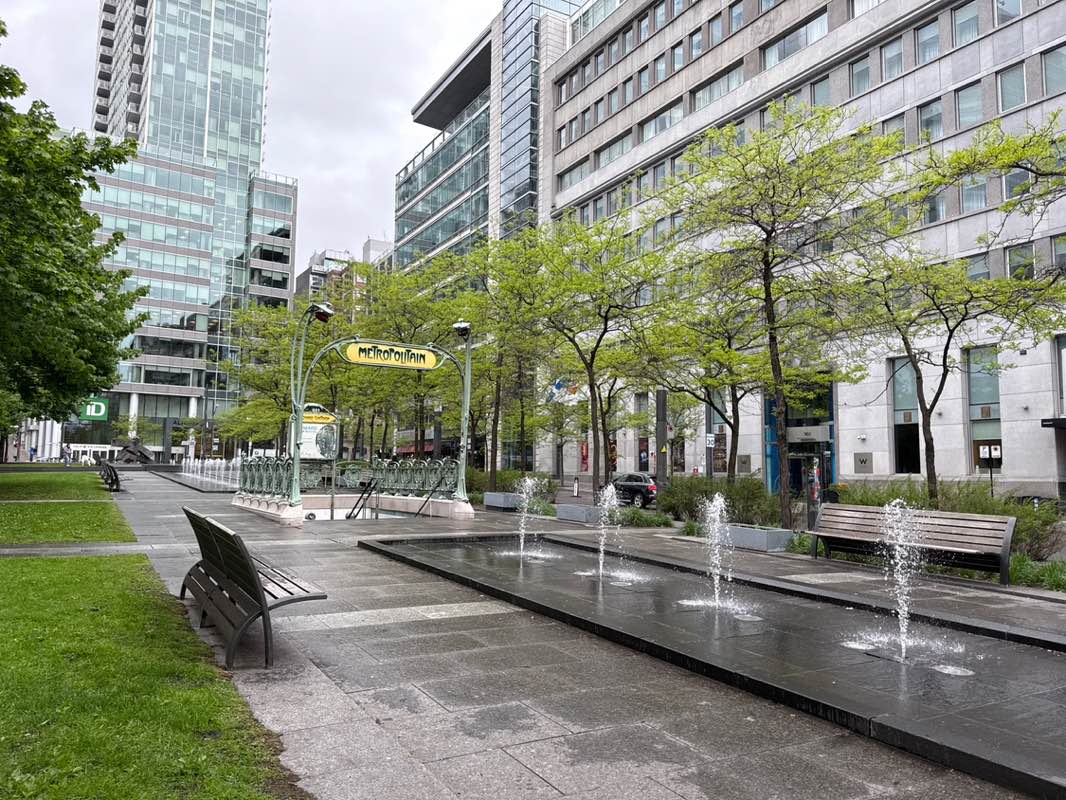 walking near me in Victoria Square in spring