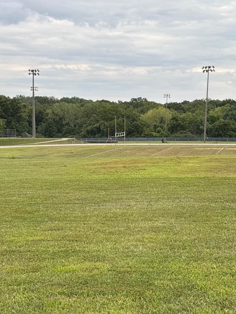 walking near me in Eisenhower Park in autumn
