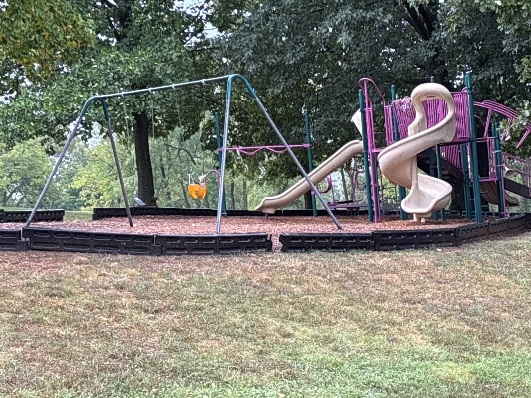 walking near me in Stony Point Park in autumn