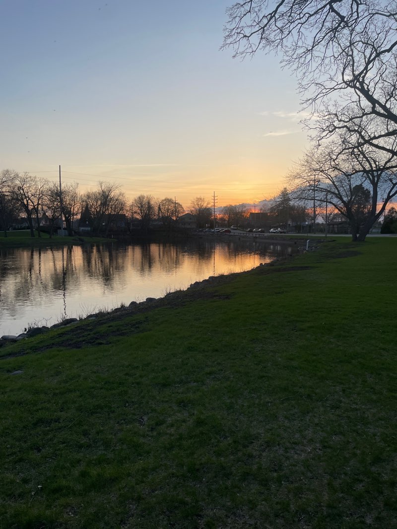 walking near me in Riverside Park in spring