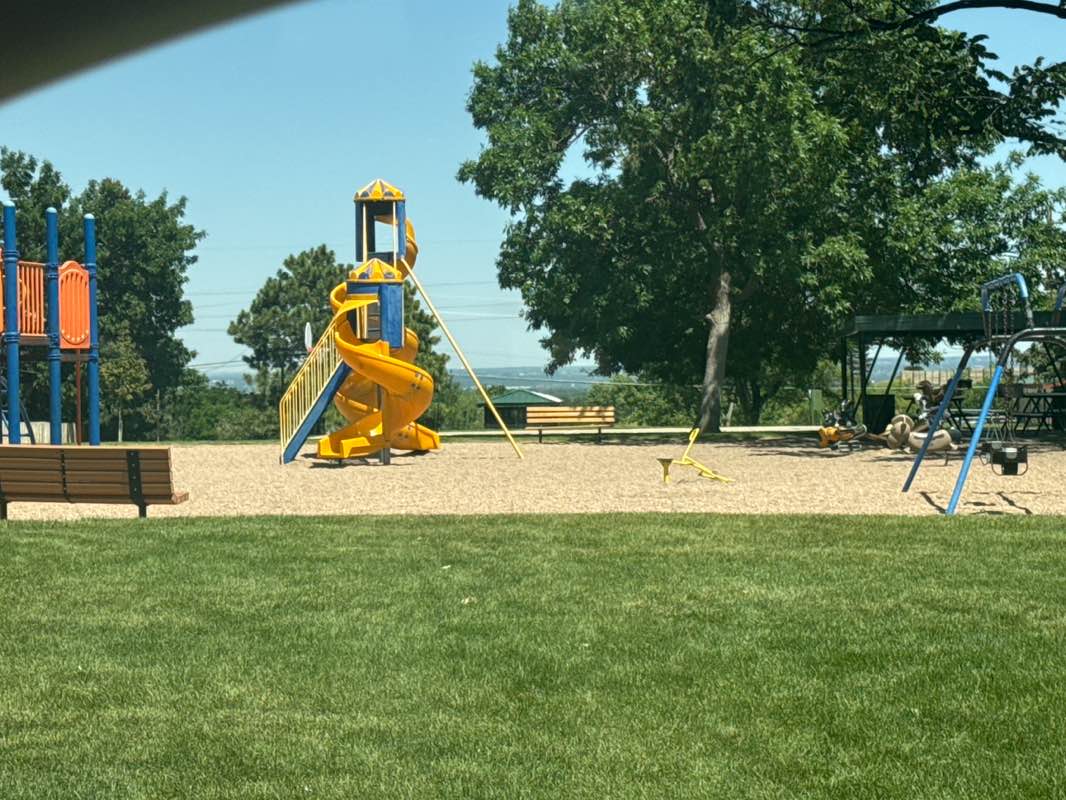 walking near me in Jackson Park in summer