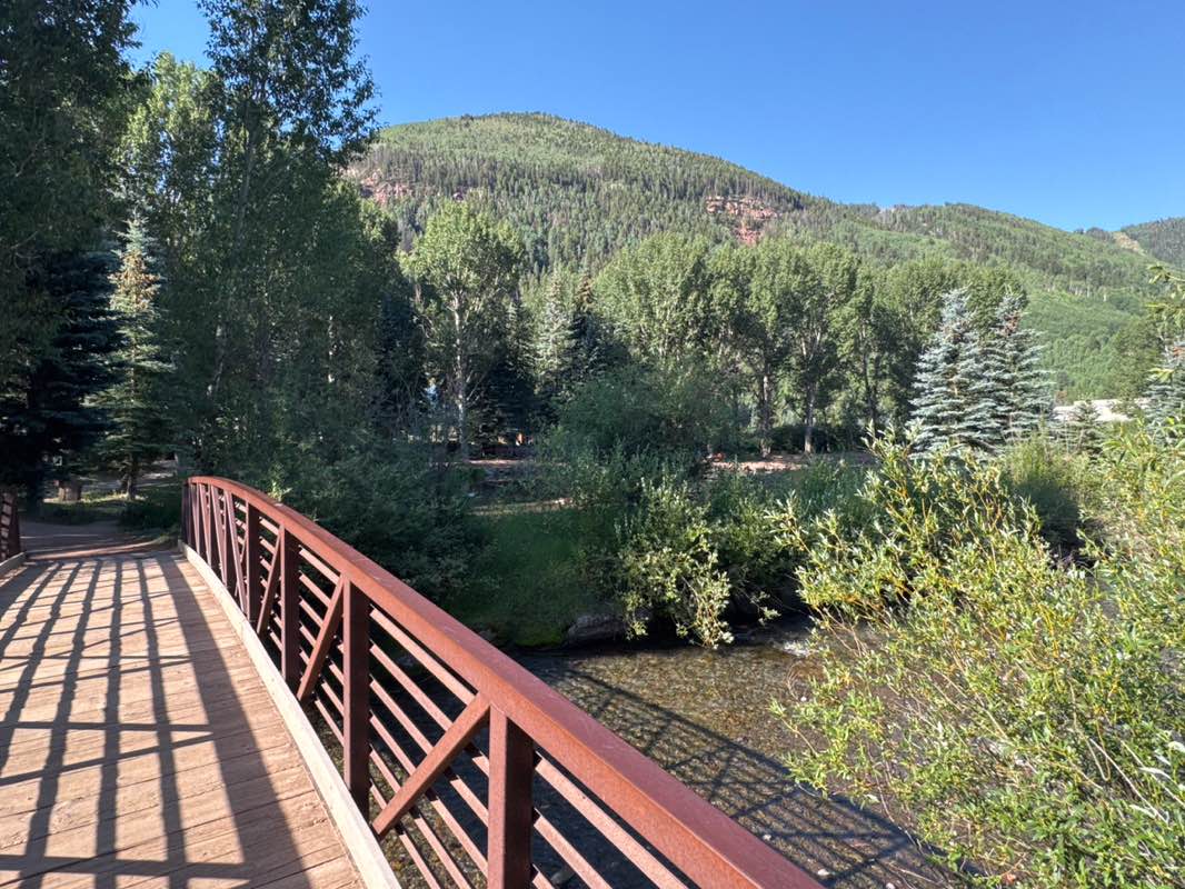 walking near me in Town Park in autumn