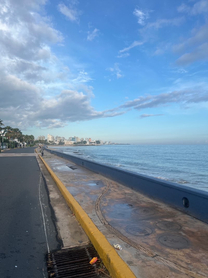 walking near me in Parque Central de Bayamón in winter