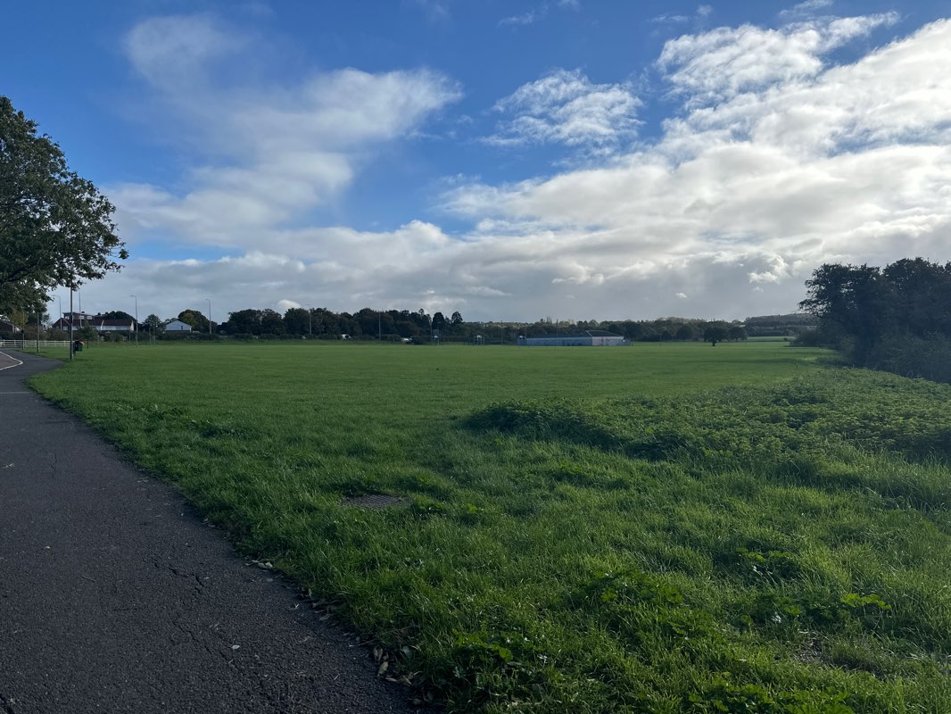 walking near me in Northbrooks Park in winter