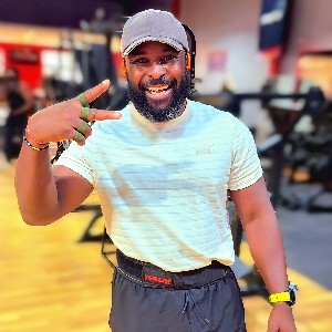 Tunde Onoviran profile