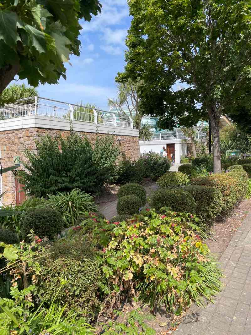 walking near me in Waterfront Gardens in autumn