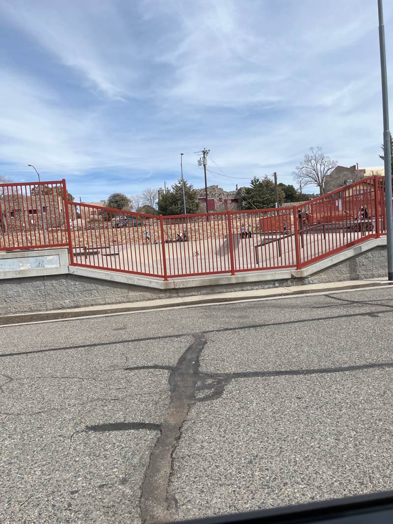 walking near me in Ken Lindley Park in spring