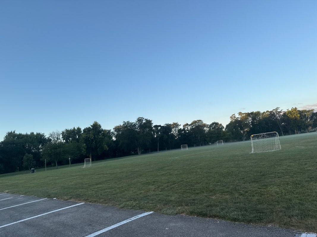 walking near me in Cumberland Park in autumn