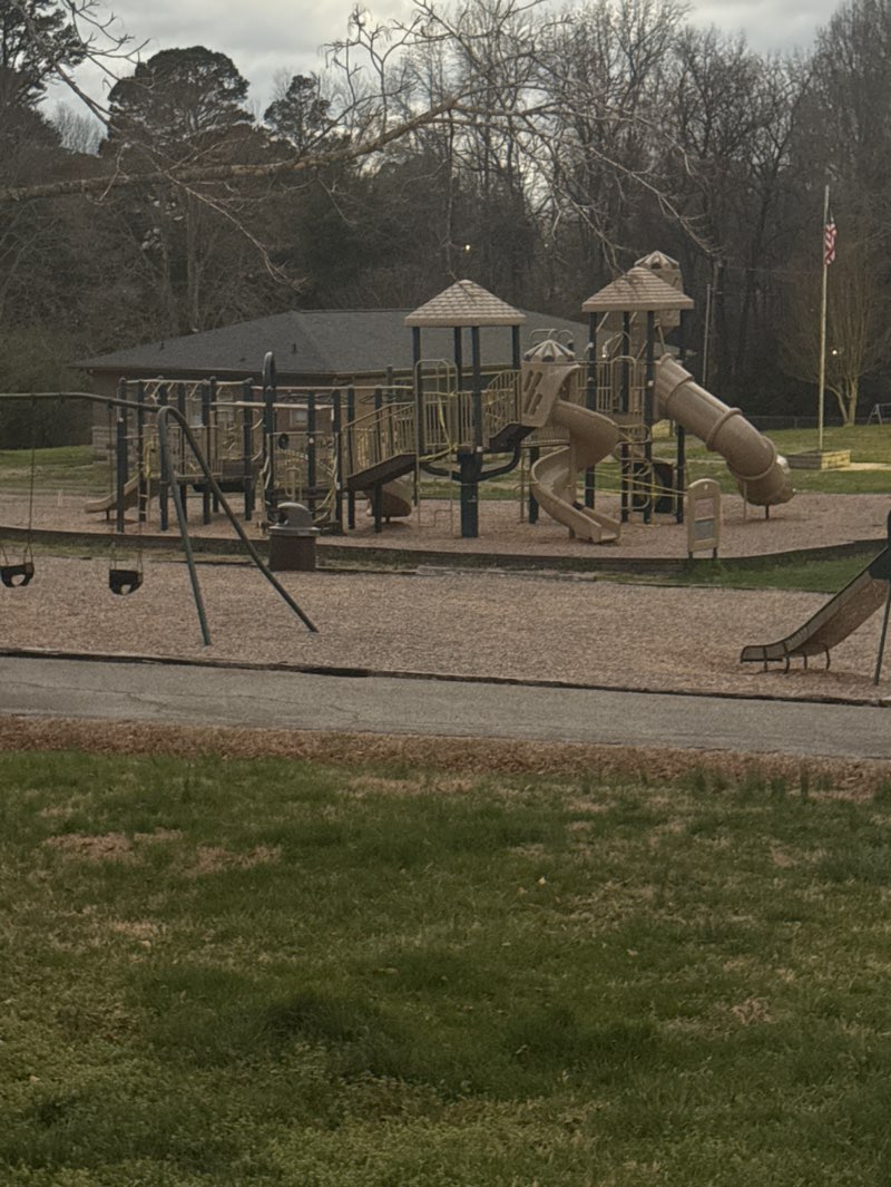 walking near me in Granite Civic Park/Lighting in spring