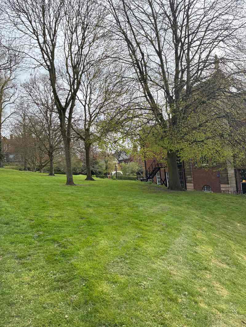 walking near me in Temple Gardens in spring
