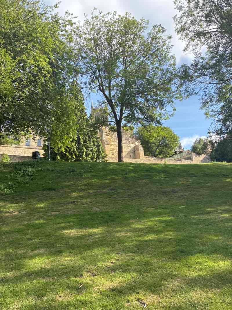 walking near me in Temple Gardens in summer