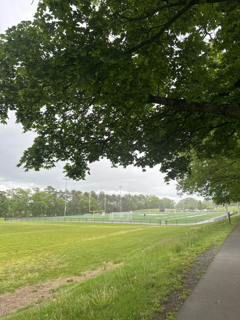 walking near me in Quinsigamond State Park in spring