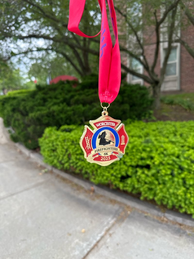 walking near me in Institute Park in summer