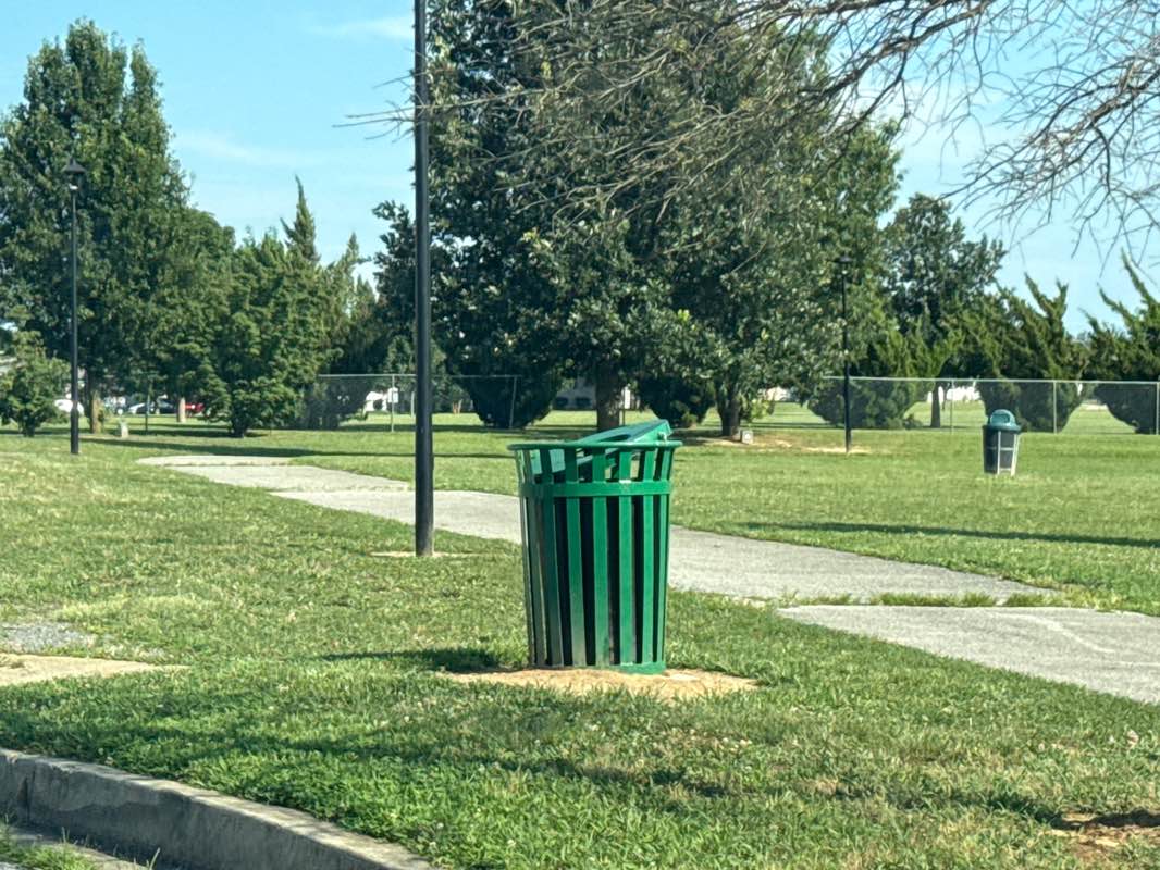 walking near me in Sunnyside Park in summer