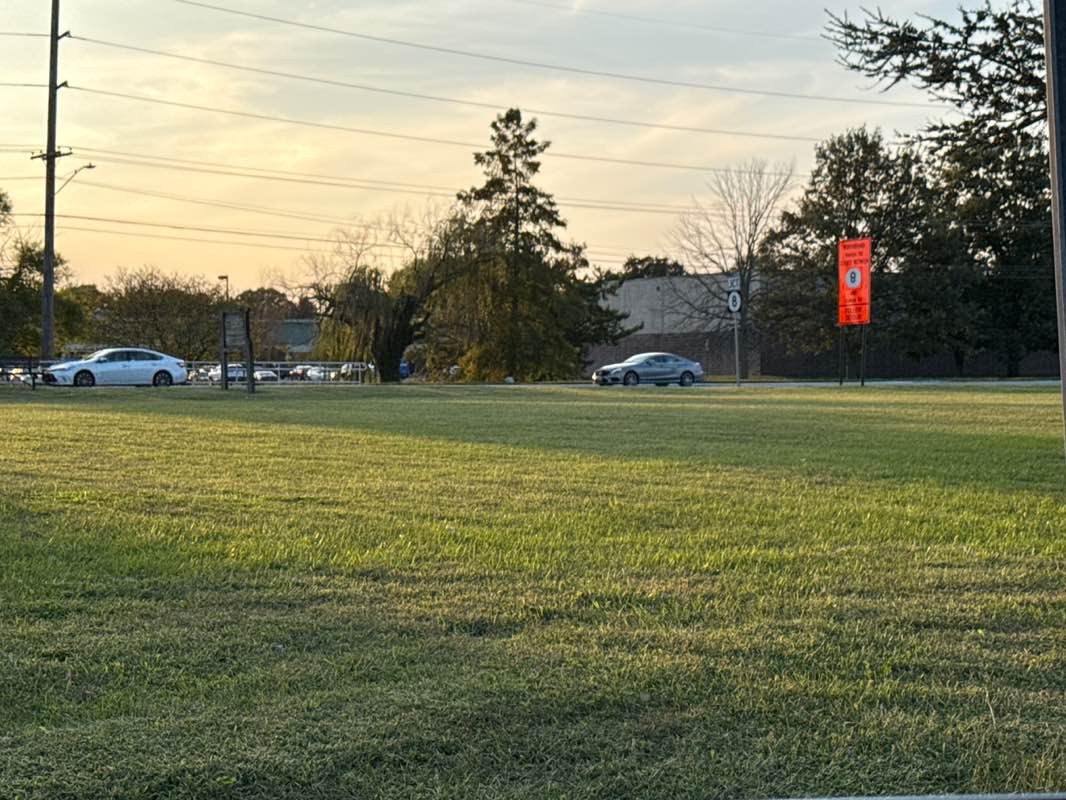 walking near me in Saulsbury Park in autumn