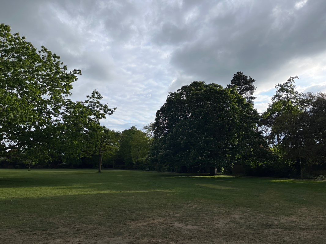 walking near me in Rosebery Park in spring
