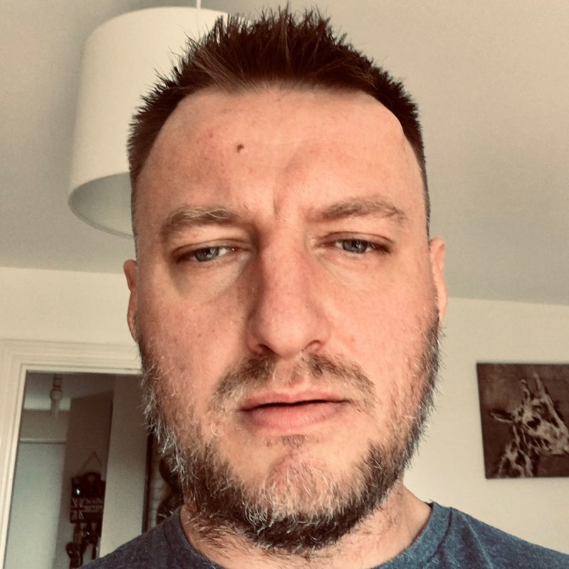 Piotrek 🏳️‍🌈