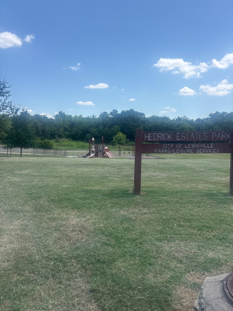 walking near me in Hedrick Estates Park in summer