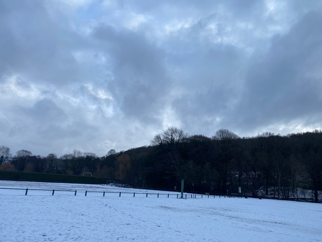 walking near me in Millhouses Park in winter