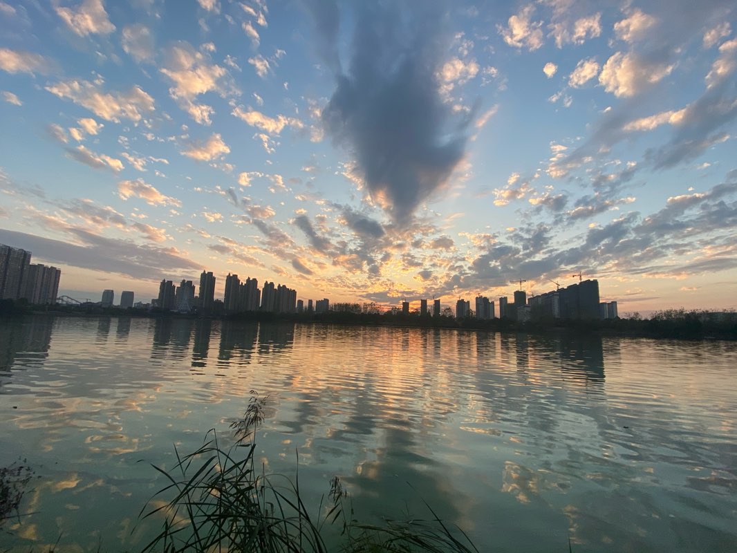 walking near me in 梦湖公园 in winter