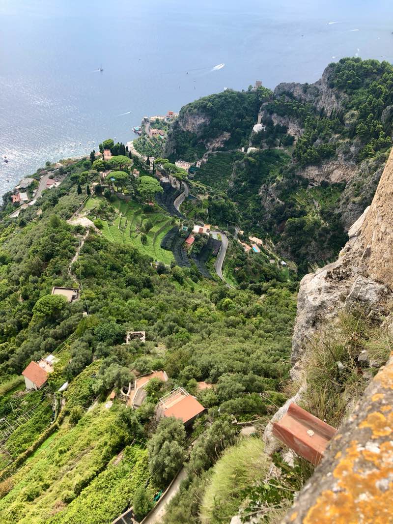 walking near me in Villa Rufolo in autumn