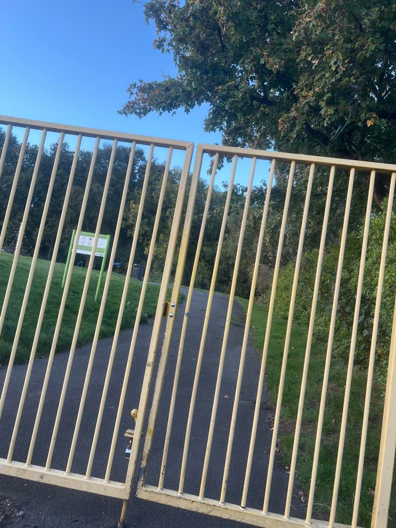 walking near me in Mosswood Crescent Open Space in autumn