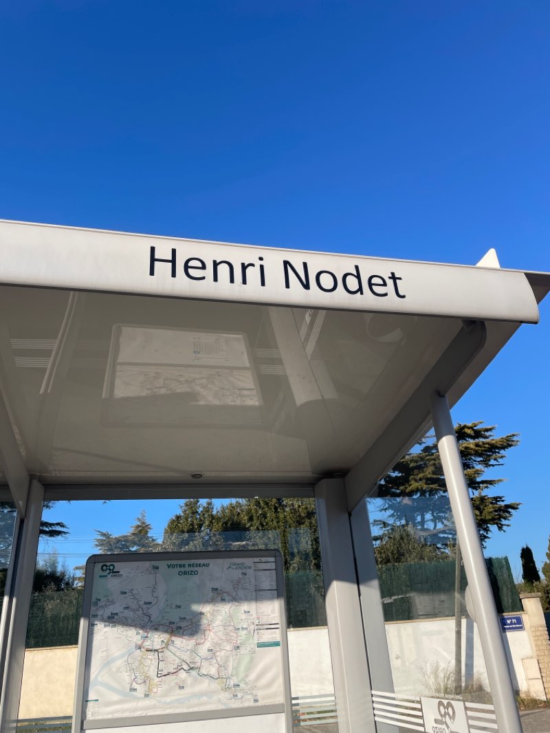 walking near me in Square Agricol Perdiguier in winter