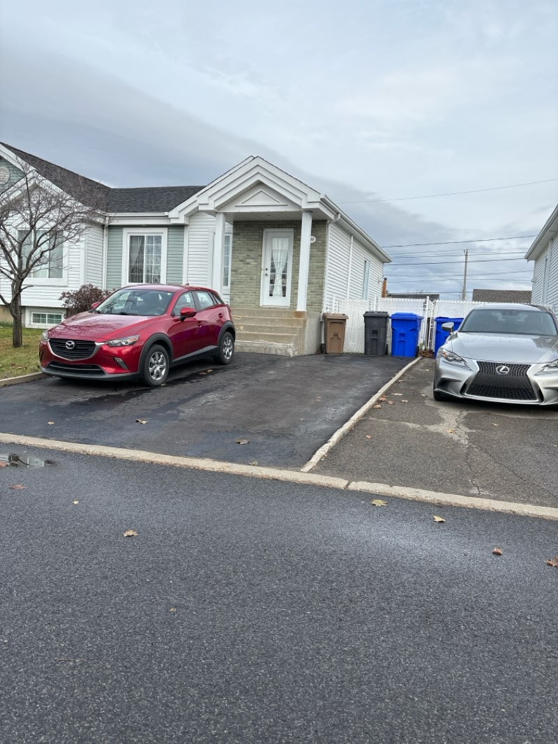 walking near me in Parc Mousseau-Vermette in winter
