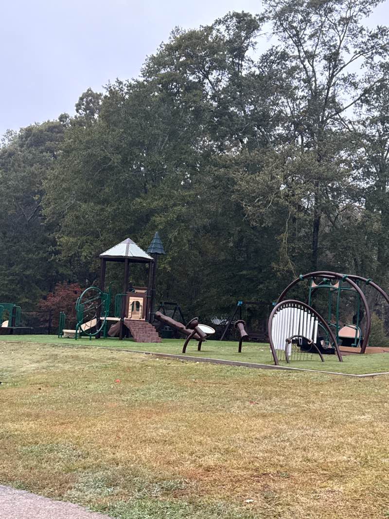 walking near me in Lavonia City Park in autumn