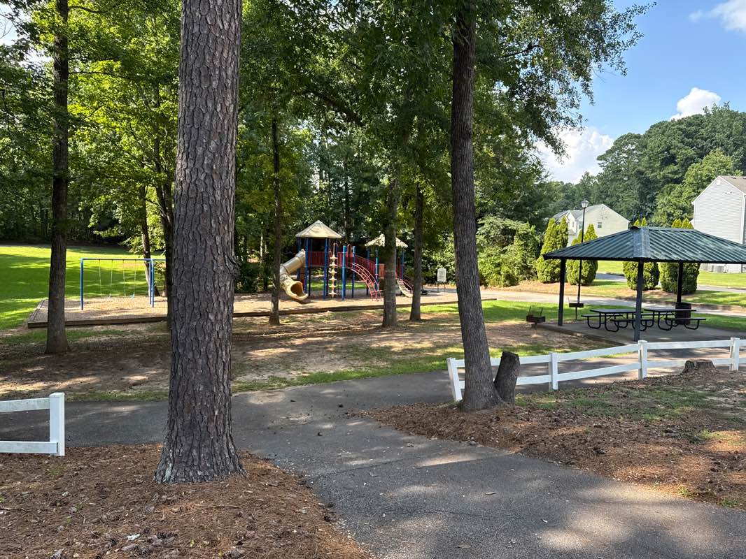 walking near me in Beaver Dam Park in autumn