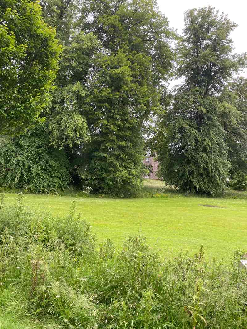 walking near me in South Inch in summer