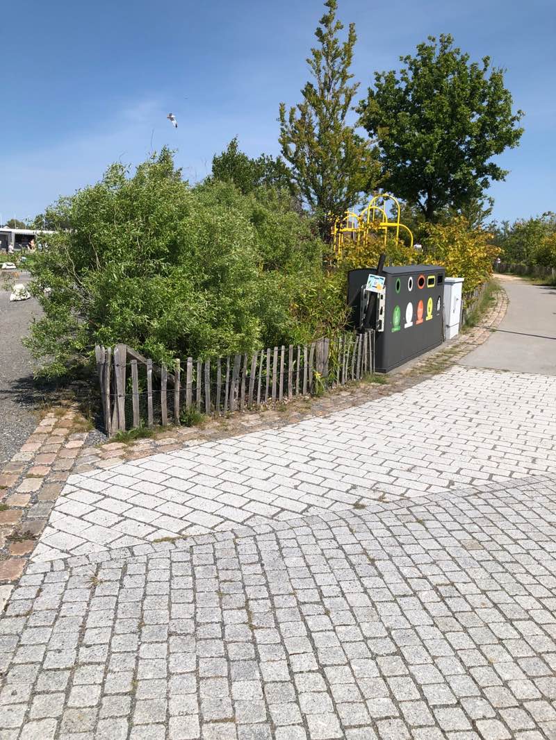 walking near me in Jubileumsparken in summer