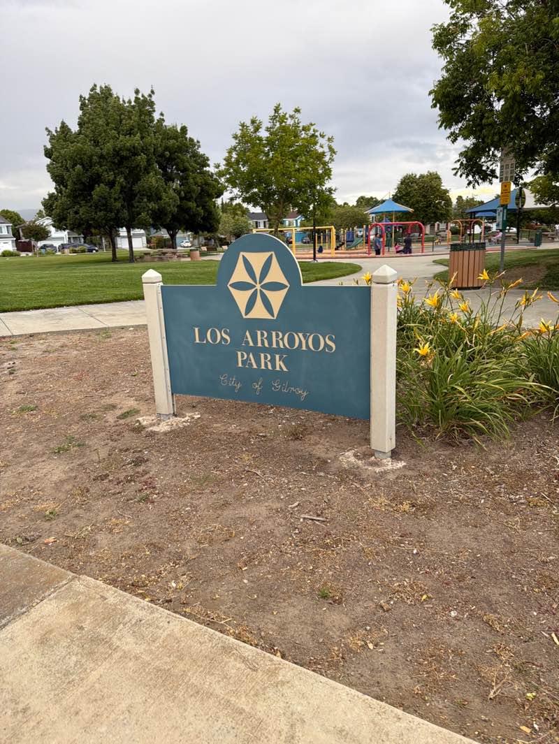 walking near me in Los Arroyos Park in summer