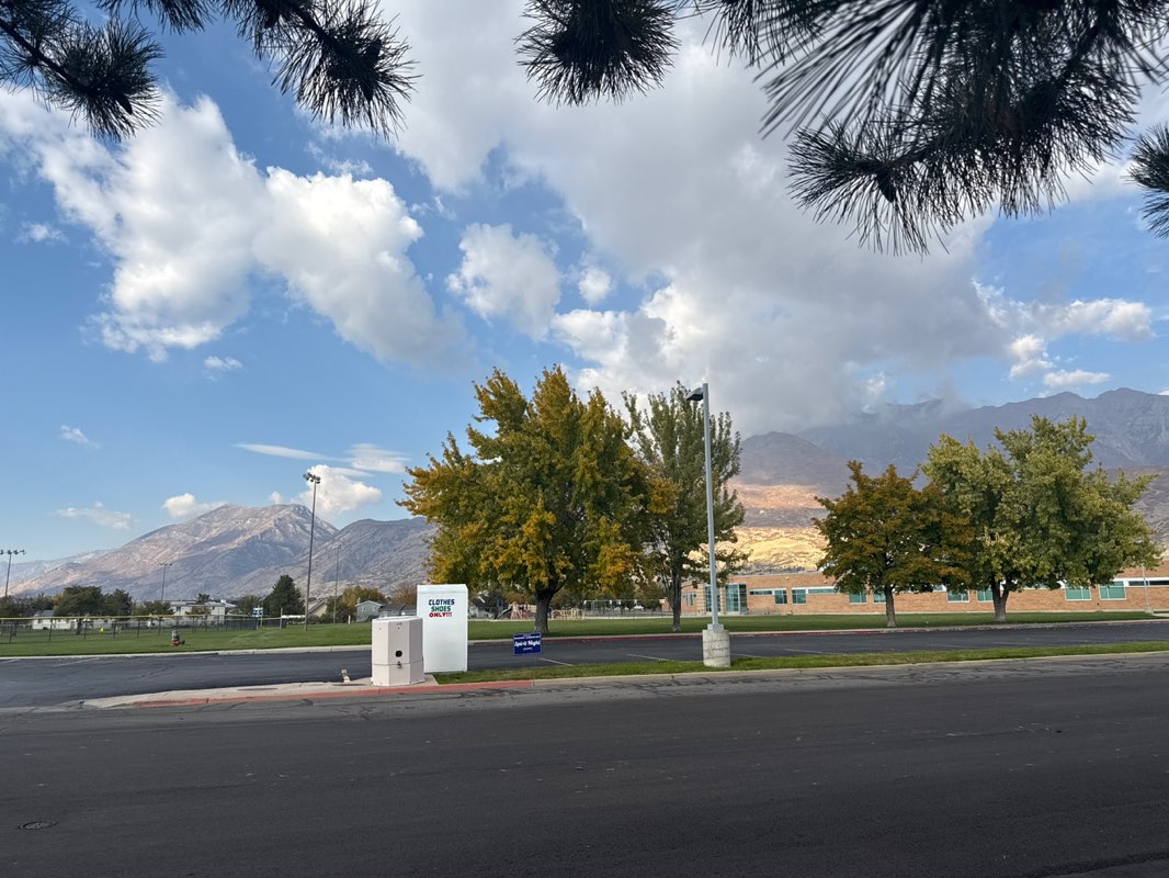 walking near me in Windsor Park in autumn