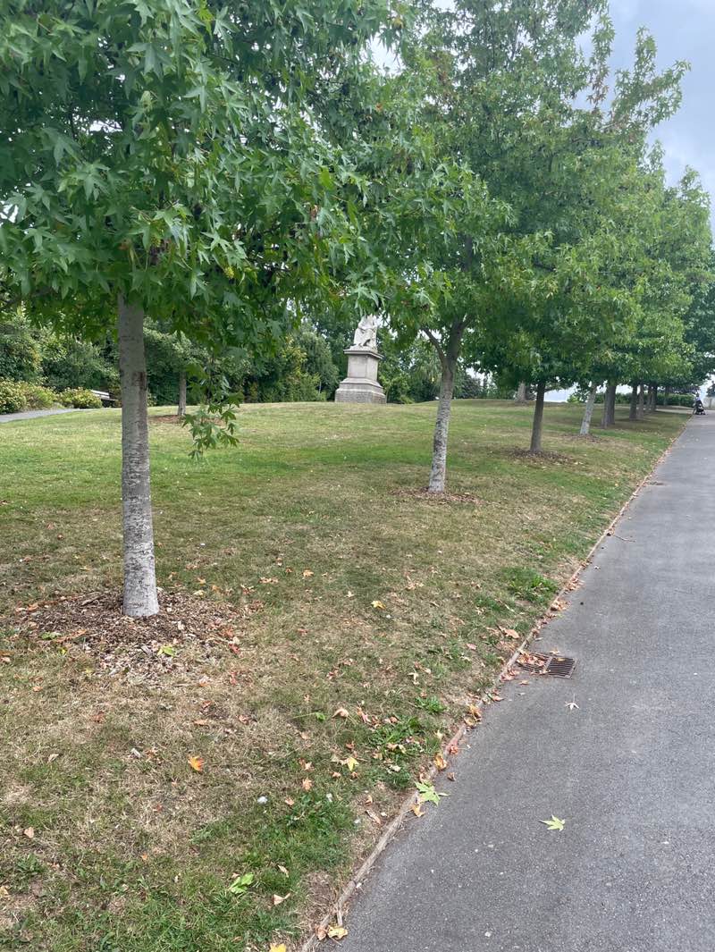 walking near me in Rougemont Gardens in autumn