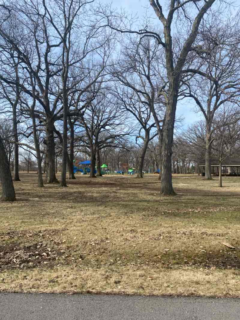 walking near me in Inwood Park in spring